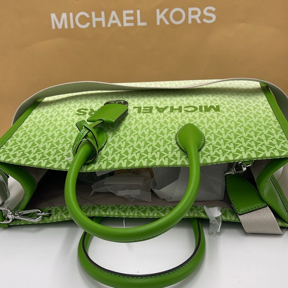 Michael Kors Mirella Medium Ombré Logo Tote Bag
Jungle Green 
NWT - Picture 12 of 16